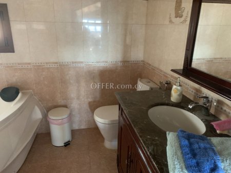 4-bedroom Detached Villa 250 sqm in Episkopi - 10