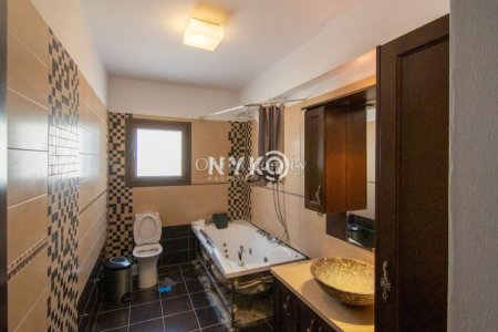 4 bedroom detached bungalow unfurnished - 22