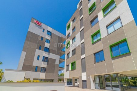 RESALE SPACIOUS 2 BEDROOM APARTMENT ON THE 5TH FLOOR IN THE CENTER OF LIMASSOL