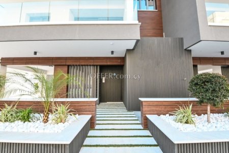 2 Bed Apartment for Sale in Chrysopolitissa, Larnaca - 11