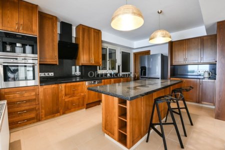 5 Bed Detached Villa for Sale in Pervolia, Larnaca - 4