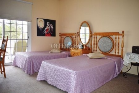 7 Bed House for Sale in Faneromeni, Larnaca - 2