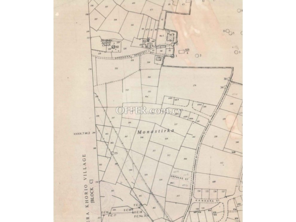 Residential plot in Pera Chorio village Nicosia - 1