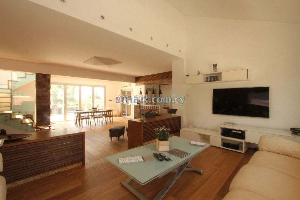 3 Bedroom Duplex For Rent in Kolossi Limassol - 8