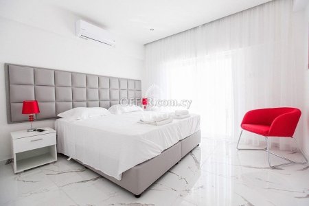 SEA VIEW THREE BEDROOM APARTMENT FOR RENT IN NEAPOLIS - 2