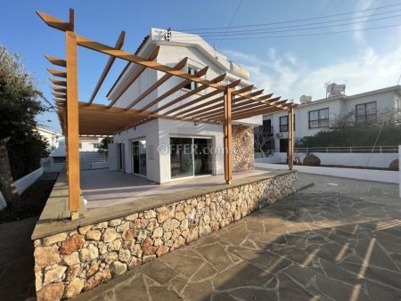 Detached Villa next to the Beach - 9