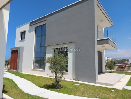 ELEGANTLY DESIGNED AND SPACIOUS 3-BEDROOM VILLA IN CHLORAKA, NEW MARINA AREA, PAFOS - 10