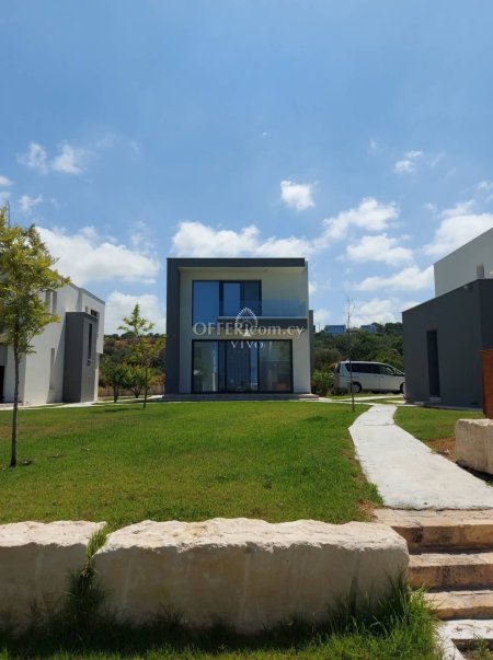 ELEGANTLY DESIGNED AND SPACIOUS 3-BEDROOM VILLA IN CHLORAKA, NEW MARINA AREA, PAFOS - 7