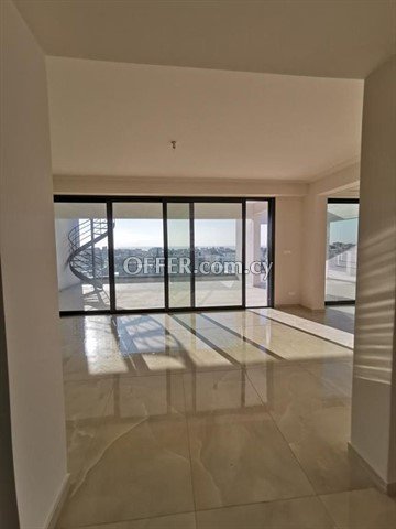  4 Bedroom Penthouse In Columbia Area, Limassol - 6