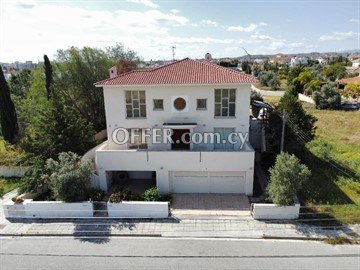4 Bedrooms House  In Latsia With Swimming Pool, Nicosia