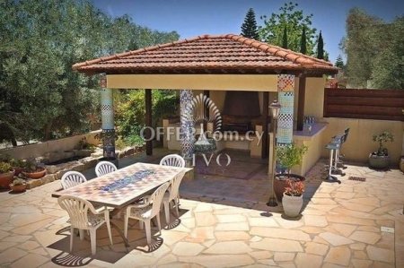 SPACIOUS 3 STOREY RESIDENTIAL BUILDING IN KOLOSSI - 9