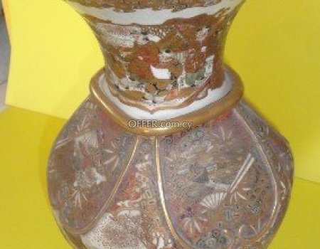 Beautifully Hand Painted Japanese Vase With Gold Όμορφα ζωγραφισμένο στο χέρι ιαπωνικό βάζο με χρυσό - 2