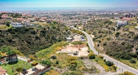 THREE BEDROOM APARTMENT WITH COMMUNAL POOL IN AGIA FYLA - 2
