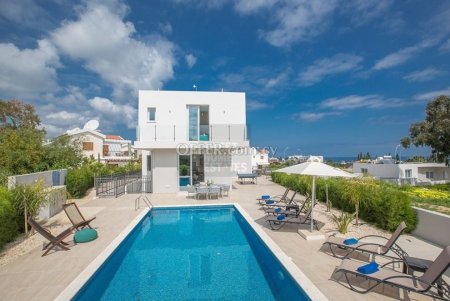 4+1 Bedroom Villa in Protaras
