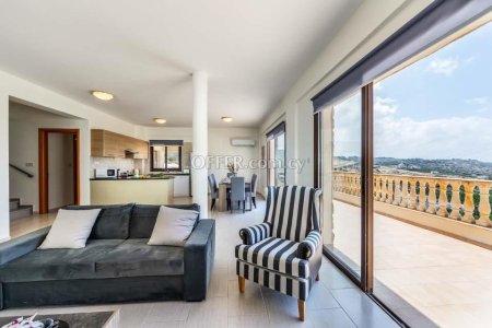 4 bedroom villa for sale in Kissonerga - 9