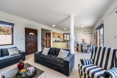 4 bedroom villa for sale in Kissonerga - 8