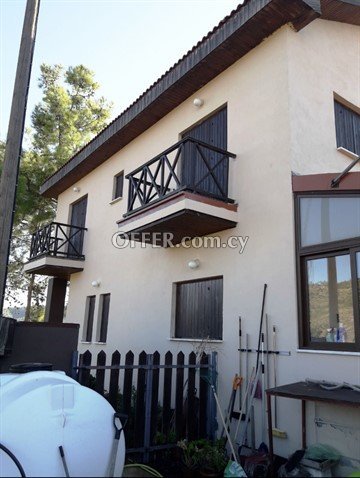 In Excellent Condition 3 Bedroom House On Huge Land In Gourri, Nicosia - 3