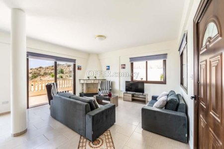 4 bedroom villa for sale in Kissonerga - 7