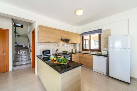 4 bedroom villa for sale in Kissonerga - 4