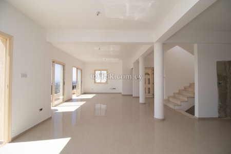 4 bedroom villa in Peyia - 10