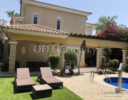 Luxury 4 Bedroom Villa in Tourist Area - 1