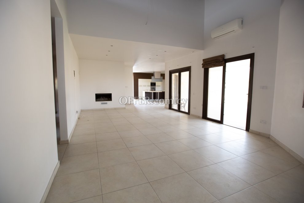 New For Sale €497,000 House (1 level bungalow) 4 bedrooms, Detached Aradippou Larnaca - 1