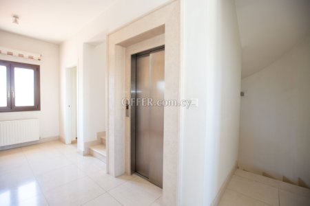 New For Sale €683,550 House (1 level bungalow) 4 bedrooms, Detached Agios Dometios Nicosia - 2
