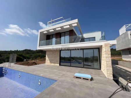 Luxurious Villa with Unobstructed Sea Views - 11