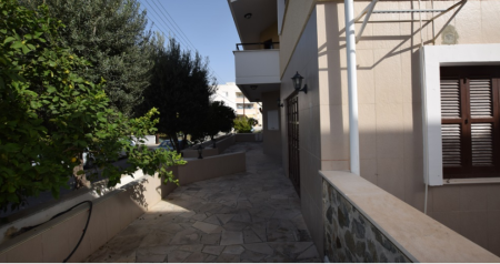 New For Sale €555,000 House 5 bedrooms, Detached Strovolos Nicosia - 2