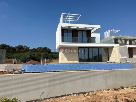 Luxurious Villa with Unobstructed Sea Views - 10
