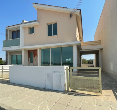 New For Sale €550,000 House (1 level bungalow) 5 bedrooms, Semi-detached Kiti Larnaca - 1