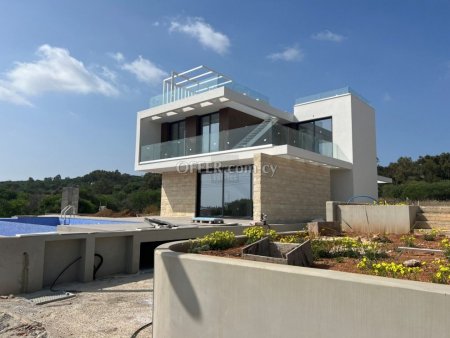 Luxurious Villa with Unobstructed Sea Views - 8