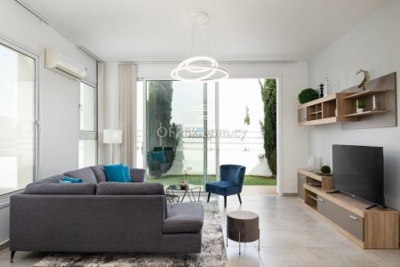 4 Bed Detached Villa for Sale in Dromolaxia, Larnaca - 10
