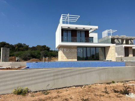 Luxurious Villa with Unobstructed Sea Views - 13