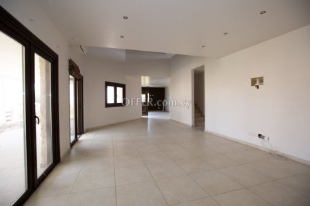 New For Sale €497,000 House (1 level bungalow) 4 bedrooms, Detached Aradippou Larnaca - 2