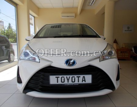 2019 Toyota Vitz 1.5L Hybrid Automatic Hatchback - 6