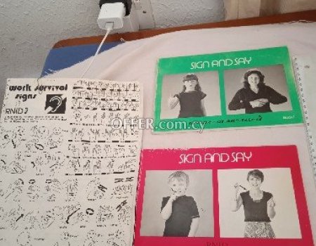 Two book's of sign language. - 4