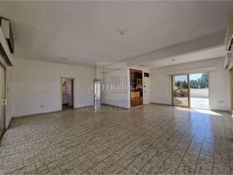 Three bedroom Penthouse For Sale in Ayios Antonios Nicosia - 7