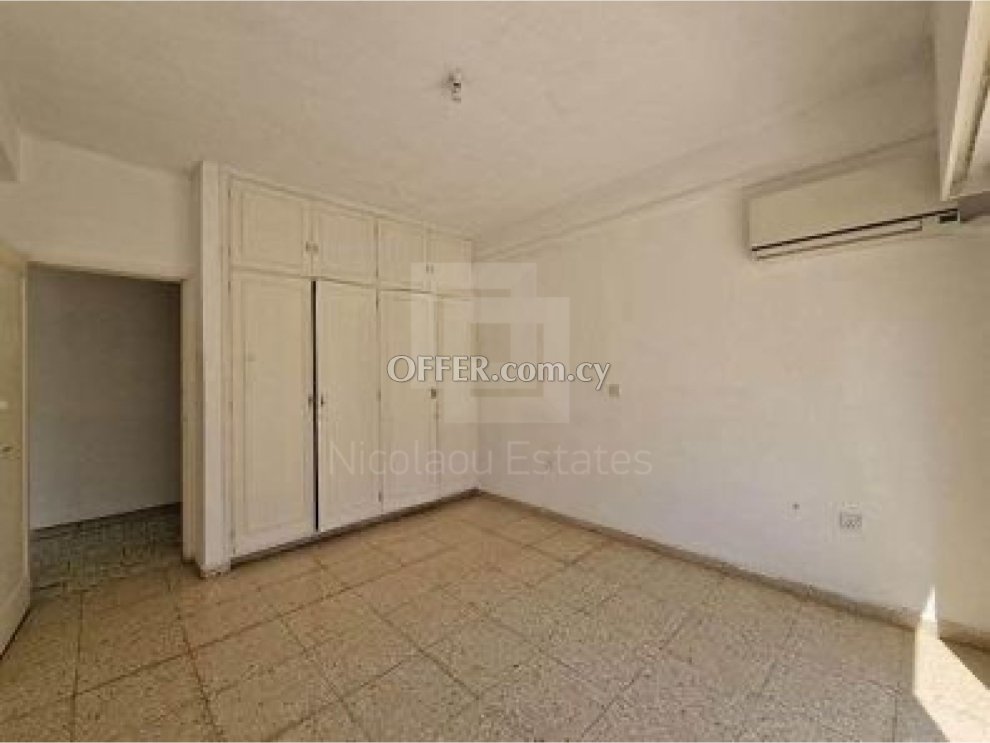 Three bedroom Penthouse For Sale in Ayios Antonios Nicosia - 6