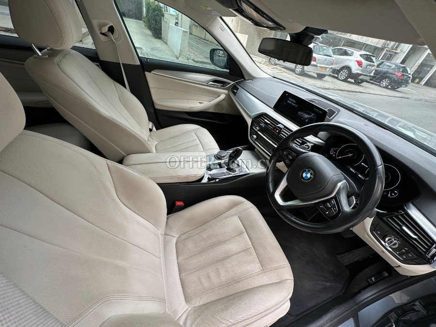 2018 BMW 530i 2.0L Hybrid Automatic Sedan - 3