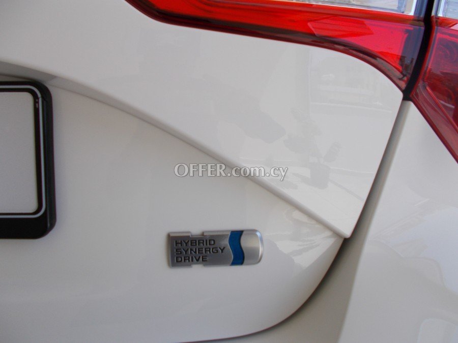 2019 Toyota Vitz 1.5L Hybrid Automatic Hatchback - 5