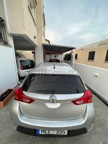2014 Toyota Auris 1.4L Petrol Manual Hatchback - 3