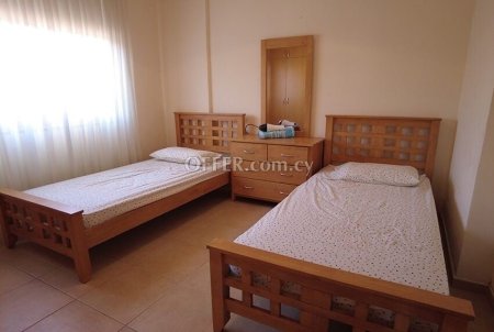 3 Bedrooms 2 Bathrooms Apartment in Universal - 2