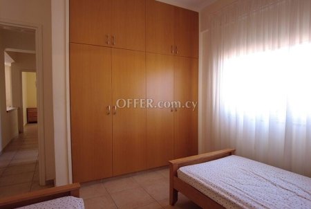 3 Bedrooms 2 Bathrooms Apartment in Universal - 11