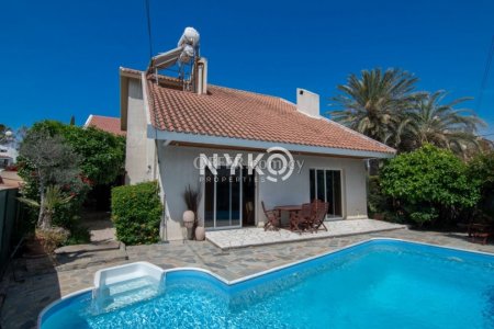 2/3  bedroom detached house - 1