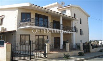 3 Bedroom House  In Strovolos, Nicosia - Plus Office - 1