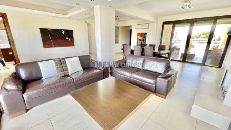 3 Bedroom Penthouse + Office For Rent Limassol Town Centre - 9
