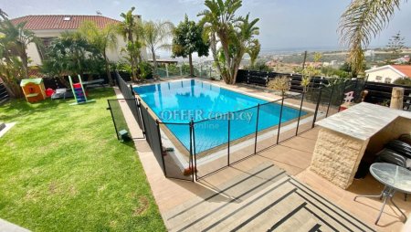 5 Bedroom Villa + Play Room Panoramic Views - 8