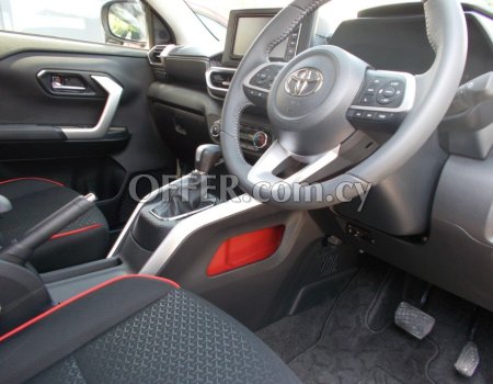 2020 Toyota RAIZE 1.0L Petrol Automatic SUV - 4