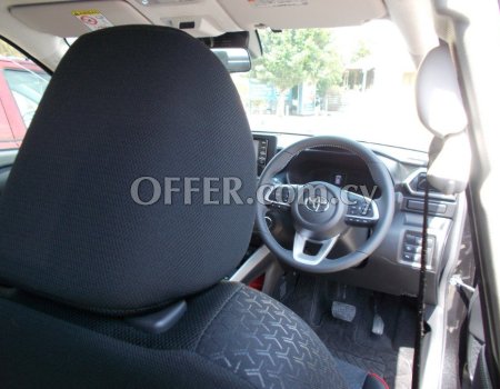 2020 Toyota RAIZE 1.0L Petrol Automatic SUV - 6
